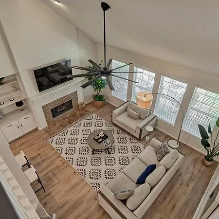 New!4Br With Easy Access To All Woodlands Amenities